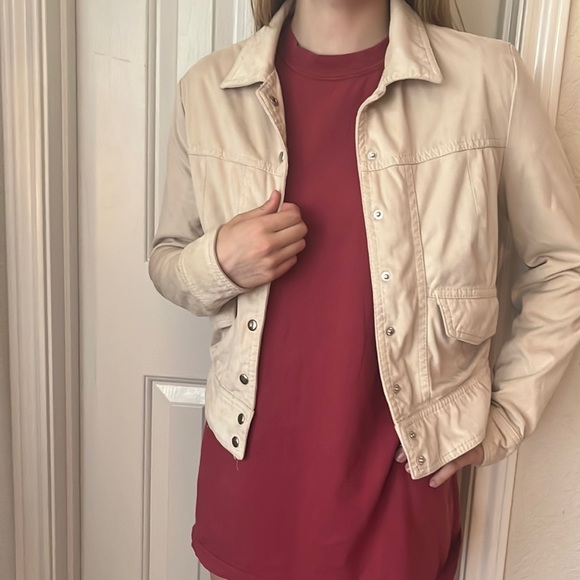 Bershka European sand colored cropped jacket - Picture 2 of 4